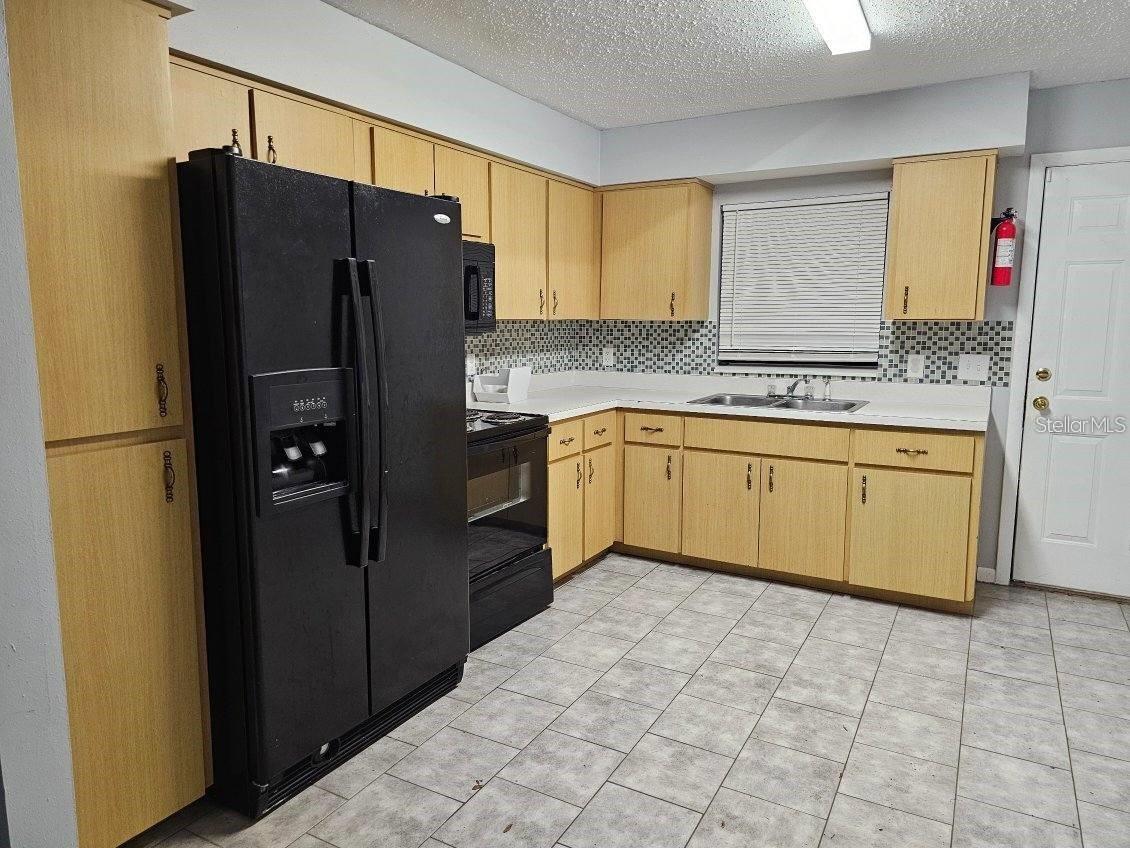 BUSHNELL HEIGHTS SUB - Residential Lease