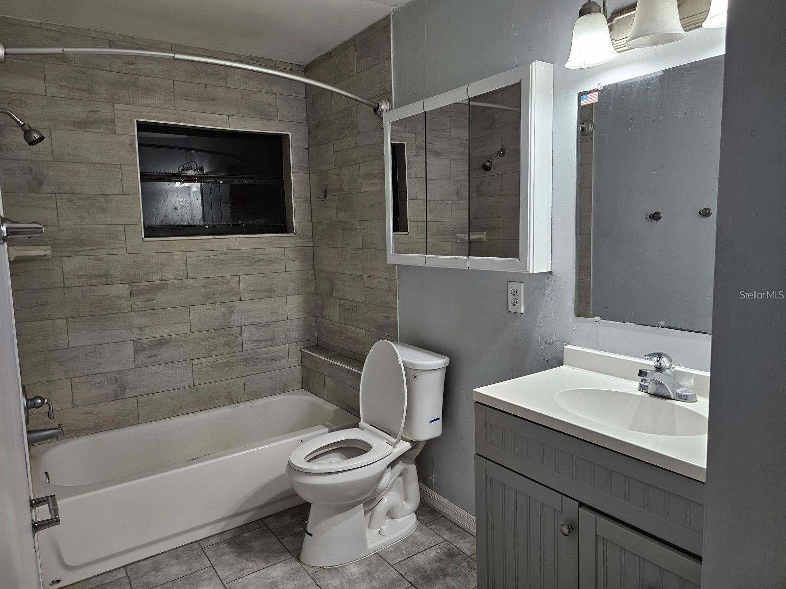 BUSHNELL HEIGHTS SUB - Residential Lease