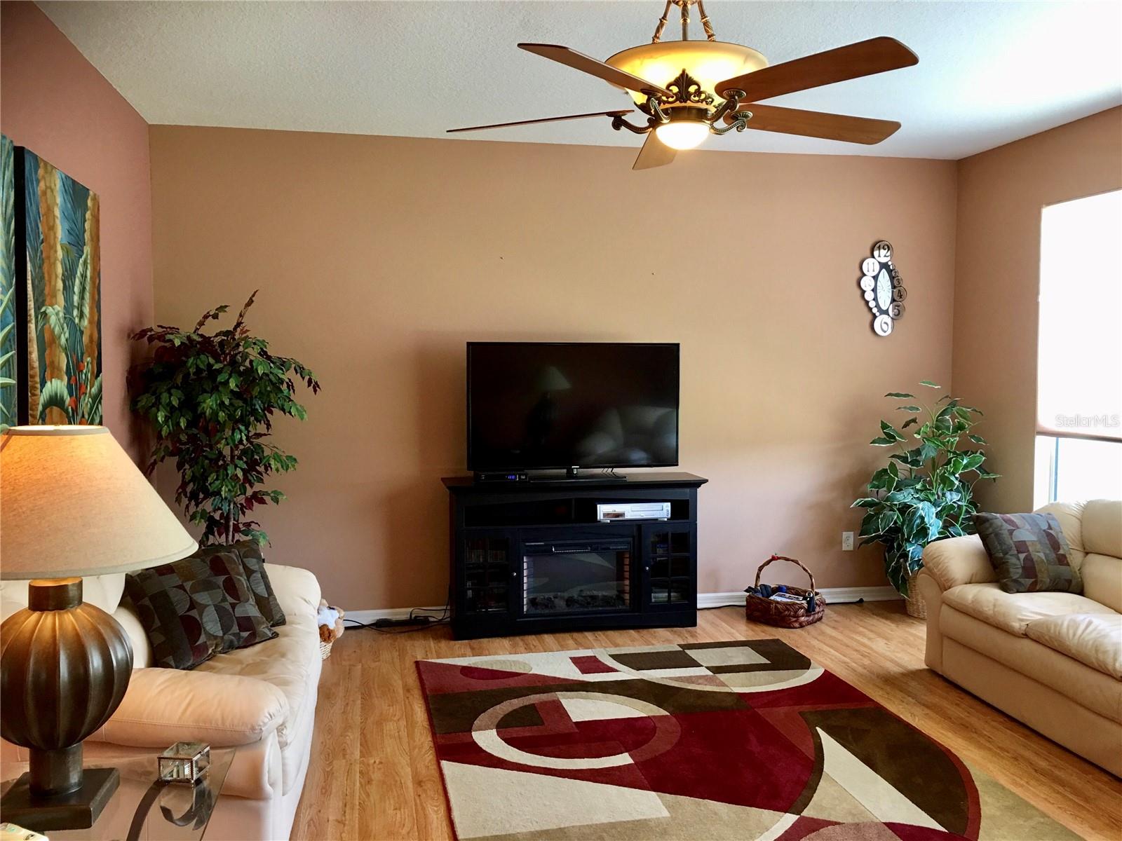 SUMMERGLEN - Residential