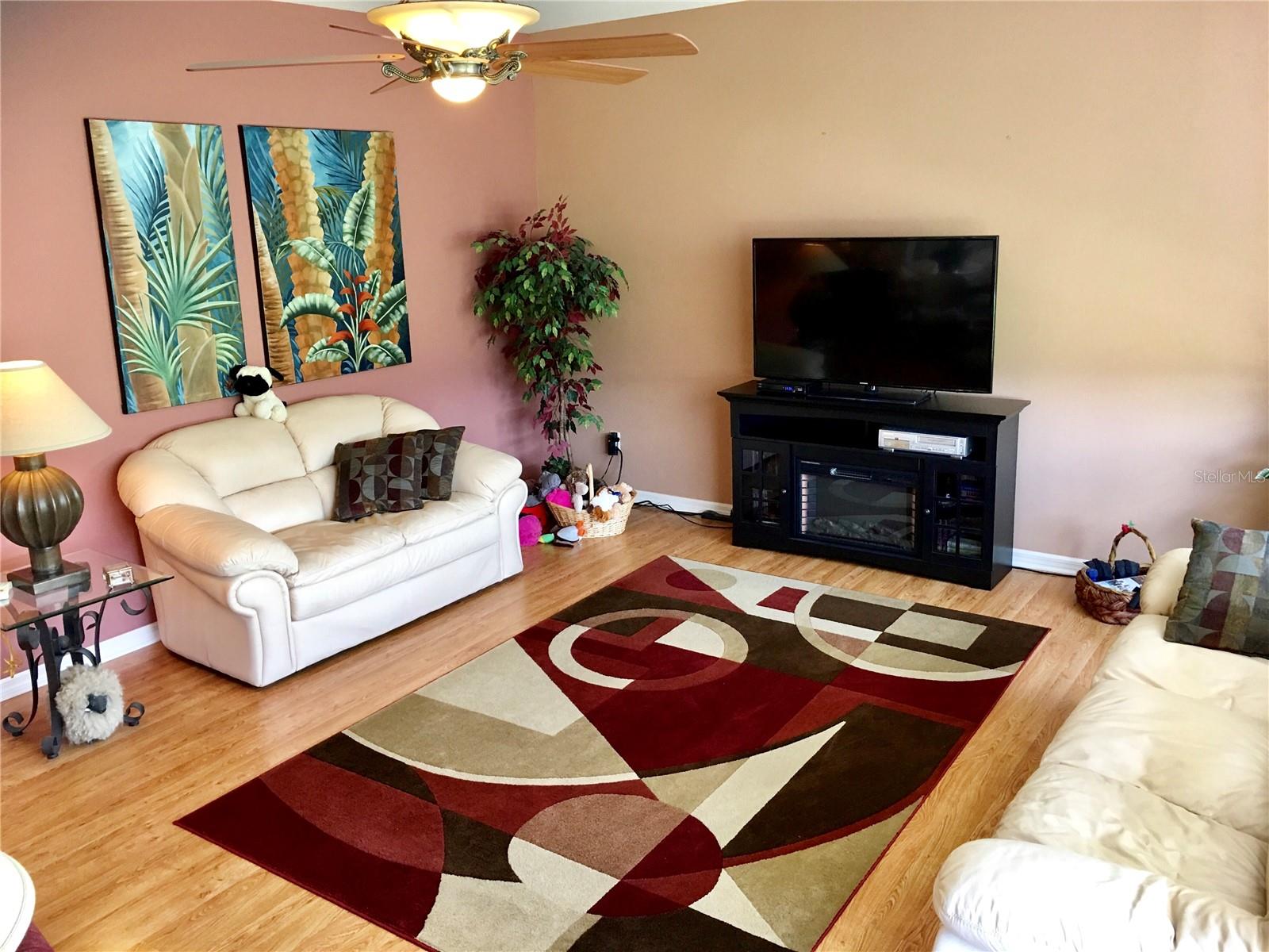 SUMMERGLEN - Residential