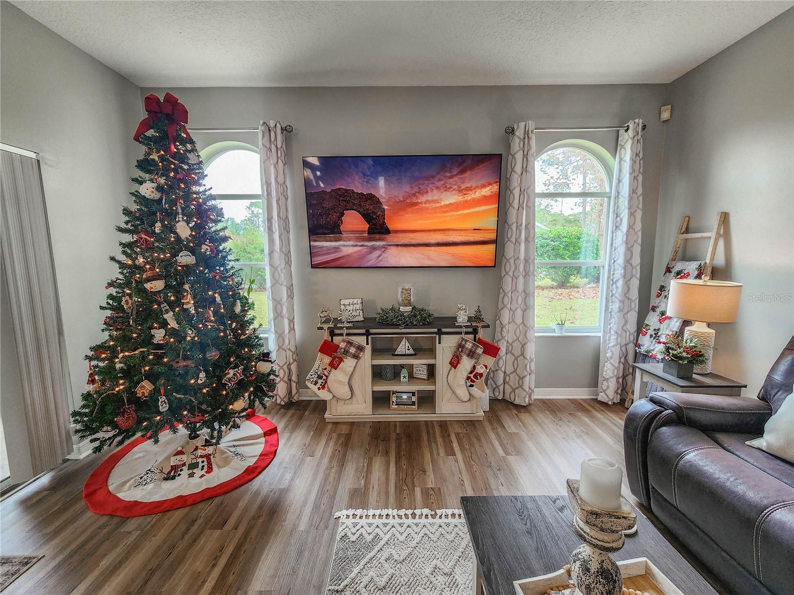 PINE LAKES - Residential