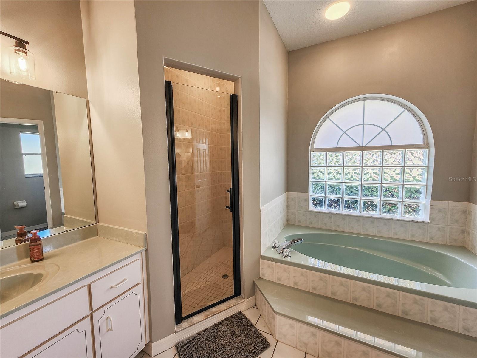 PINE LAKES - Residential