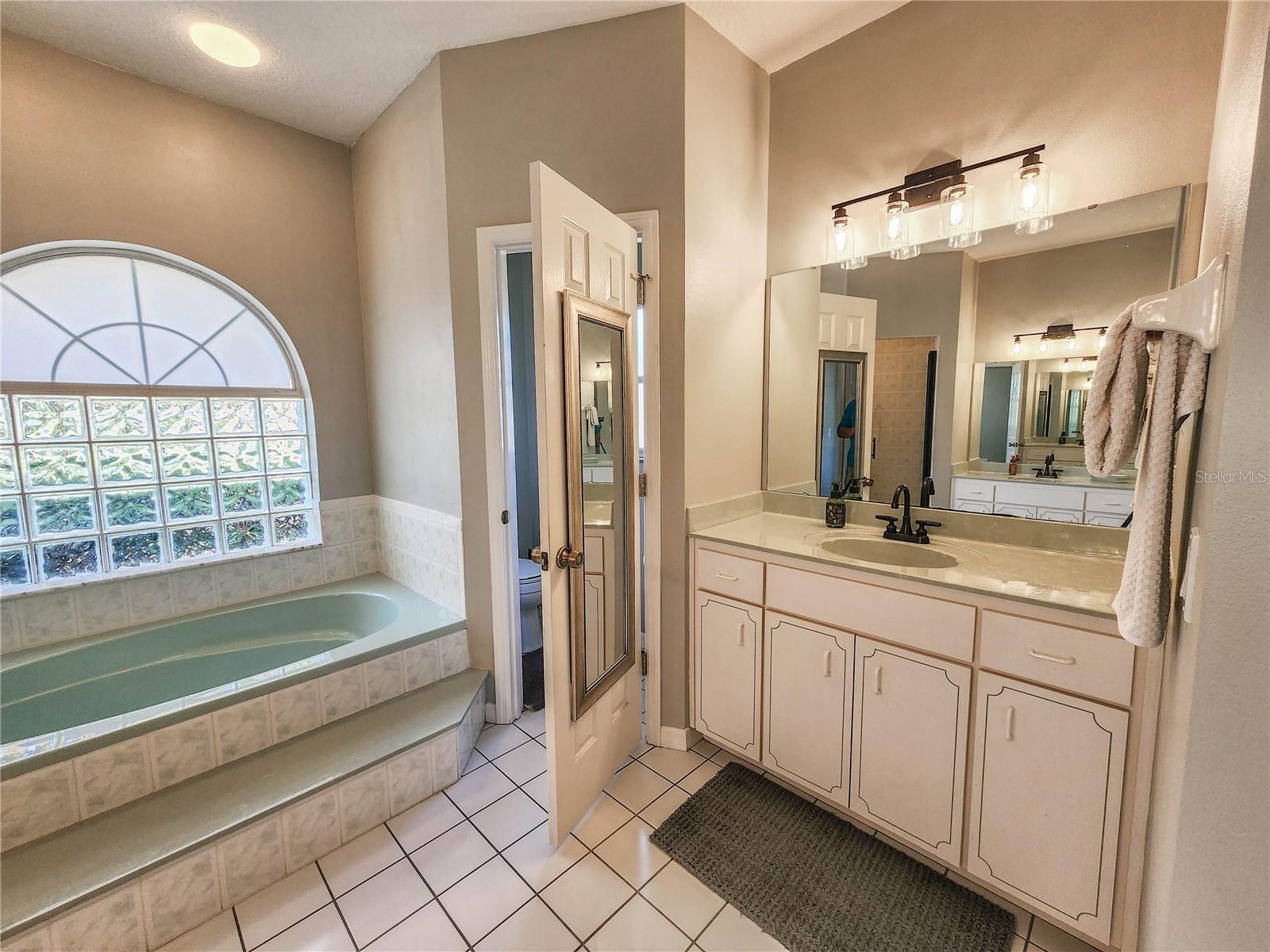 PINE LAKES - Residential