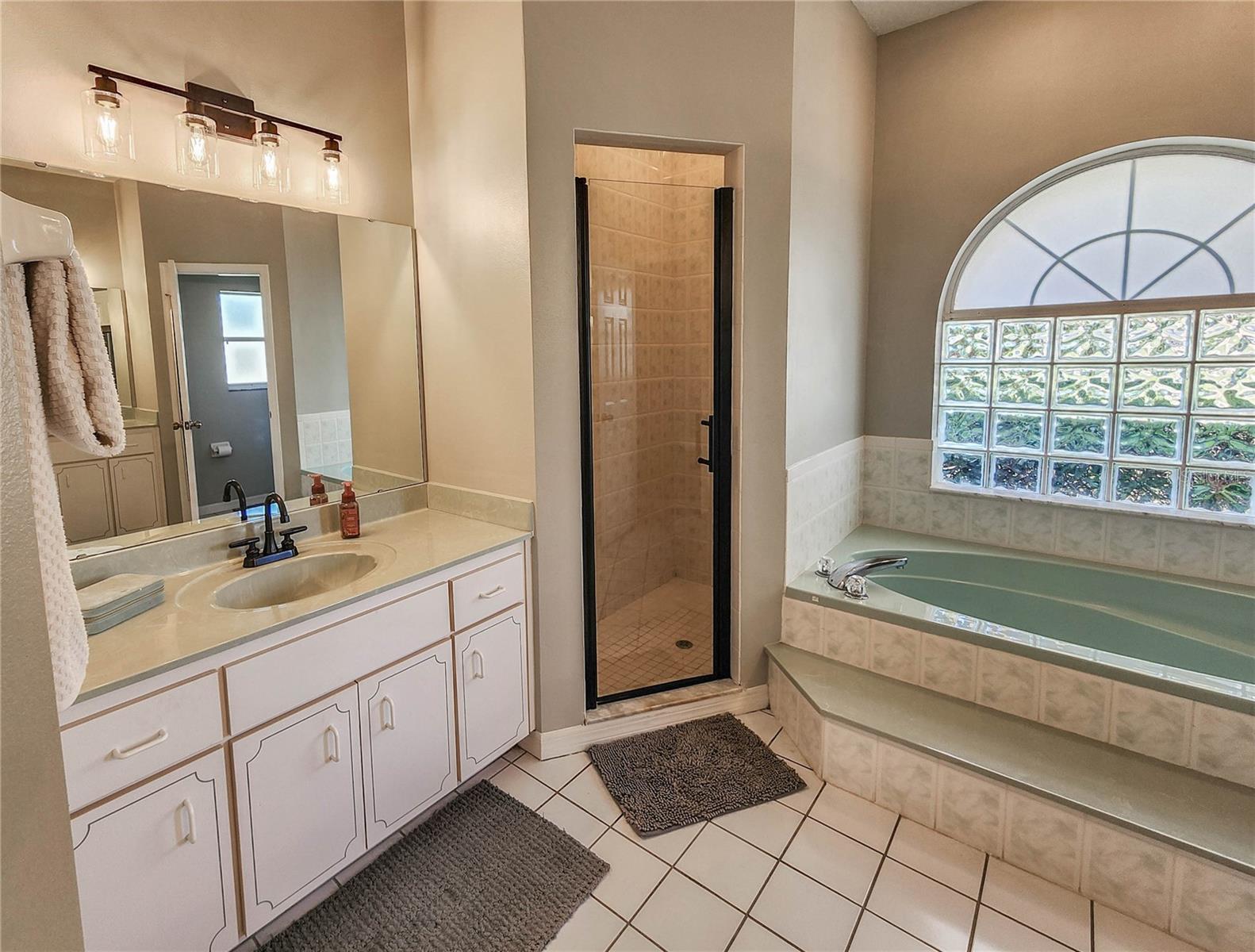 PINE LAKES - Residential