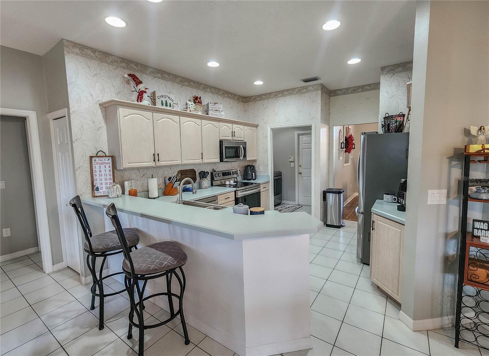 PINE LAKES - Residential