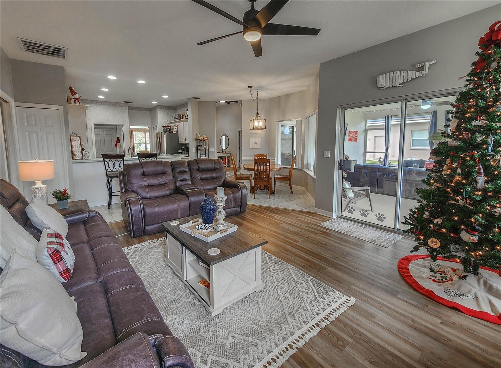 PINE LAKES - Residential