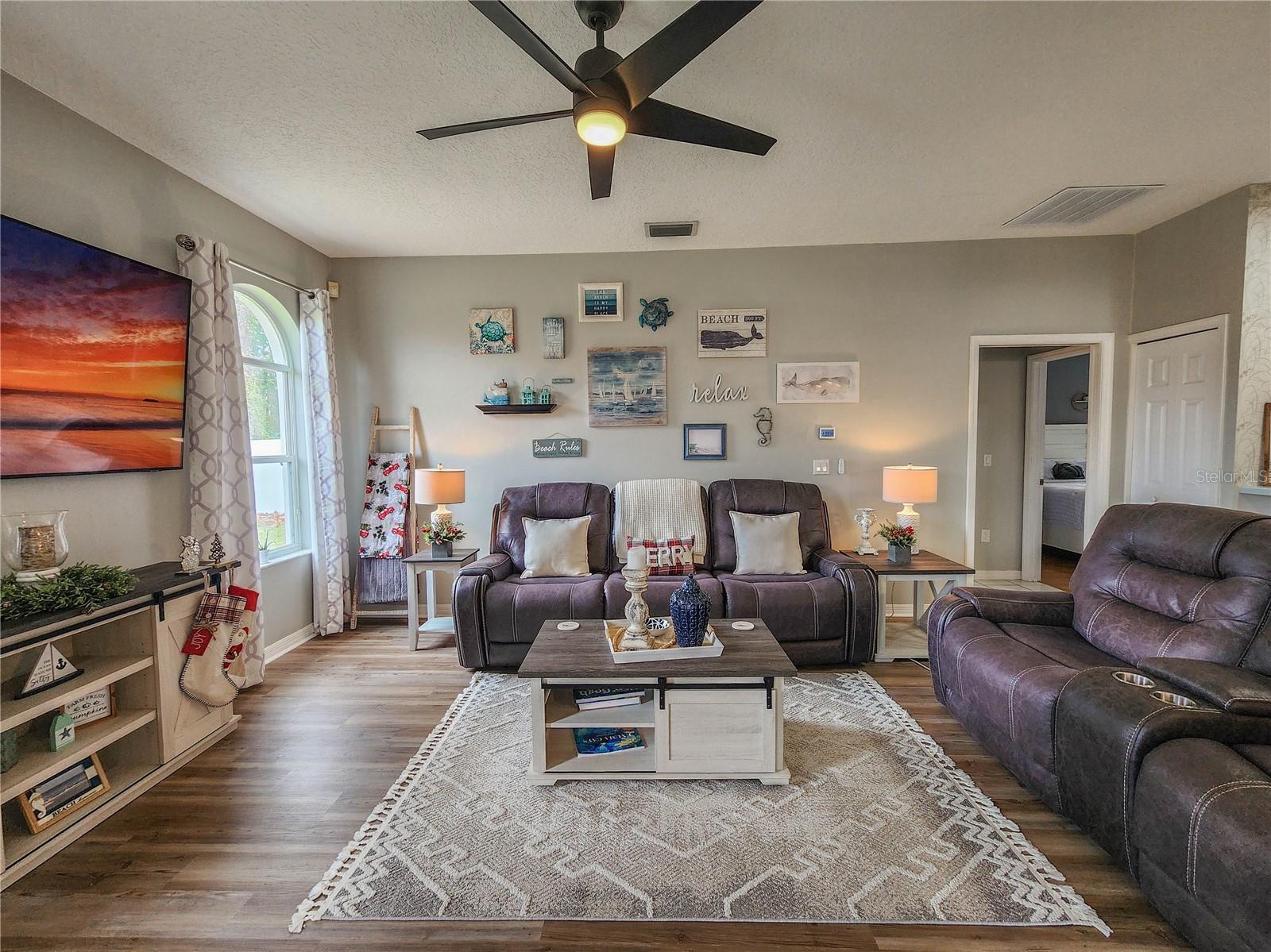 PINE LAKES - Residential