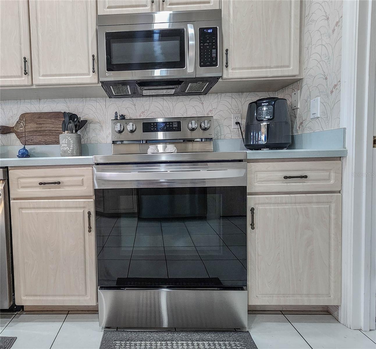 PINE LAKES - Residential