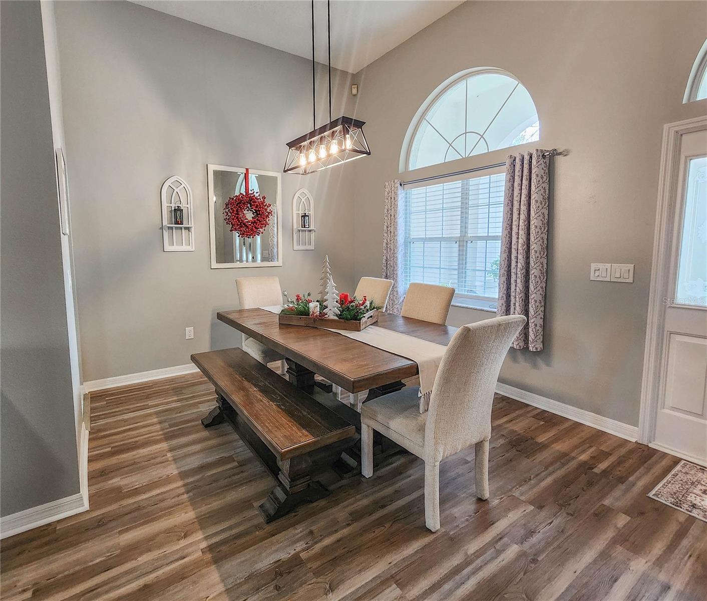 PINE LAKES - Residential