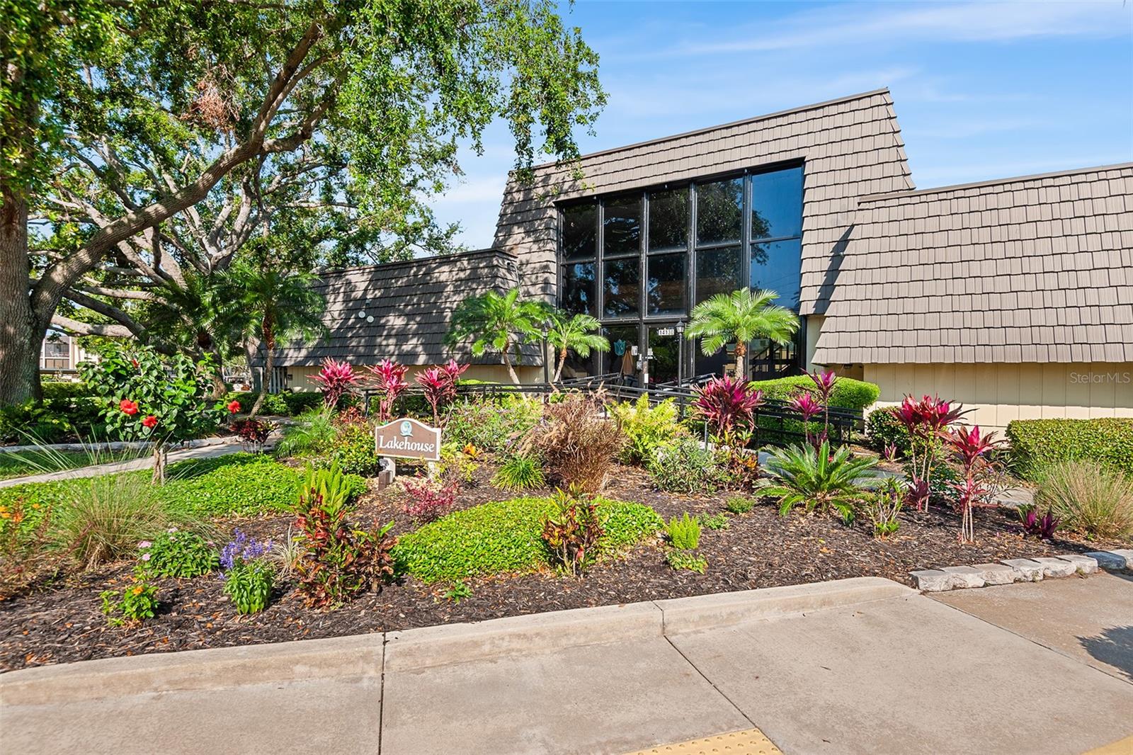 LAKEVIEW OF LARGO - Residential