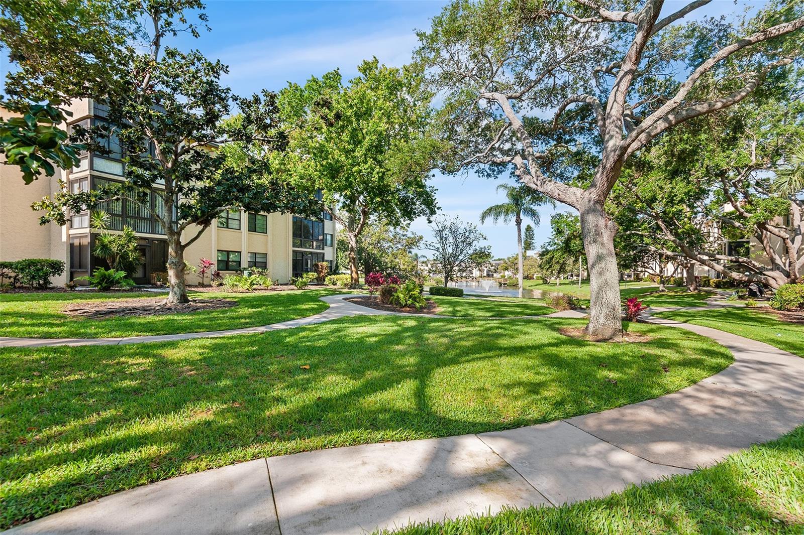 LAKEVIEW OF LARGO - Residential