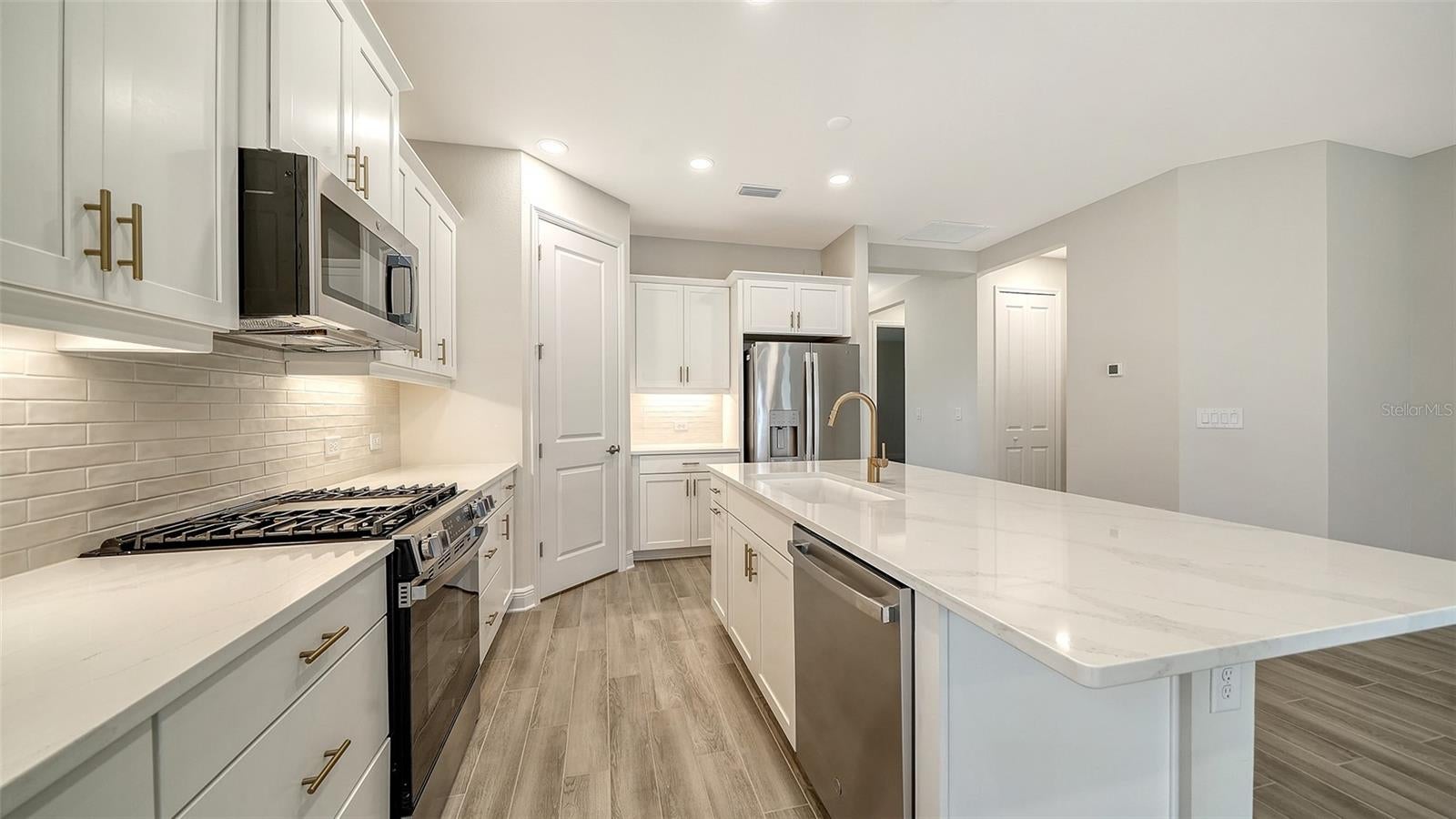 2115 SYLVESTER PALM LANE