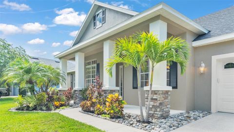 A home in AUBURNDALE