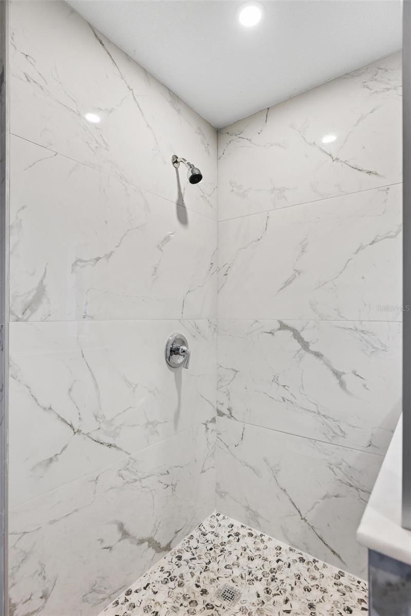 GROVE CITY SHORES - Residential