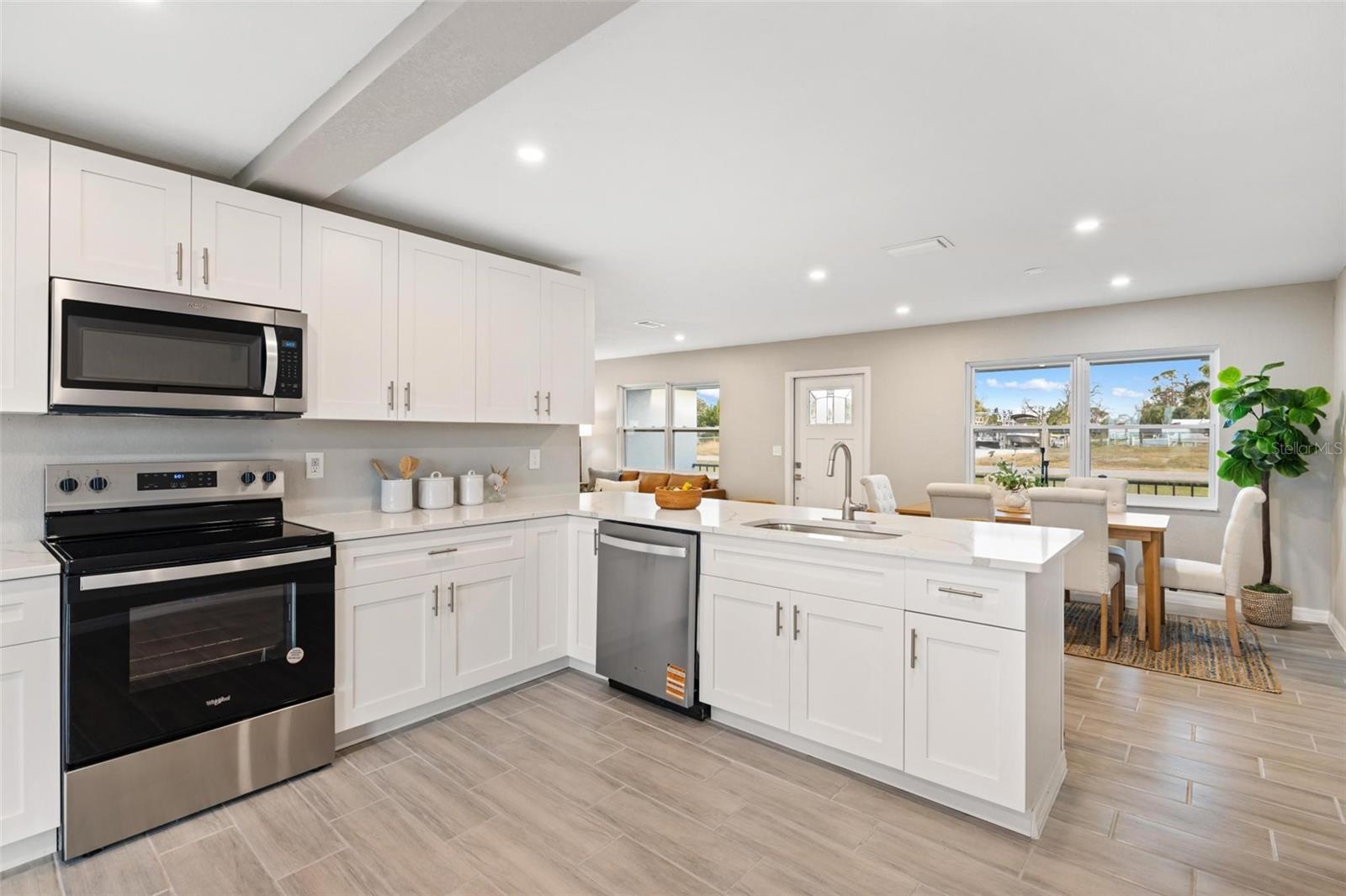 GROVE CITY SHORES - Residential