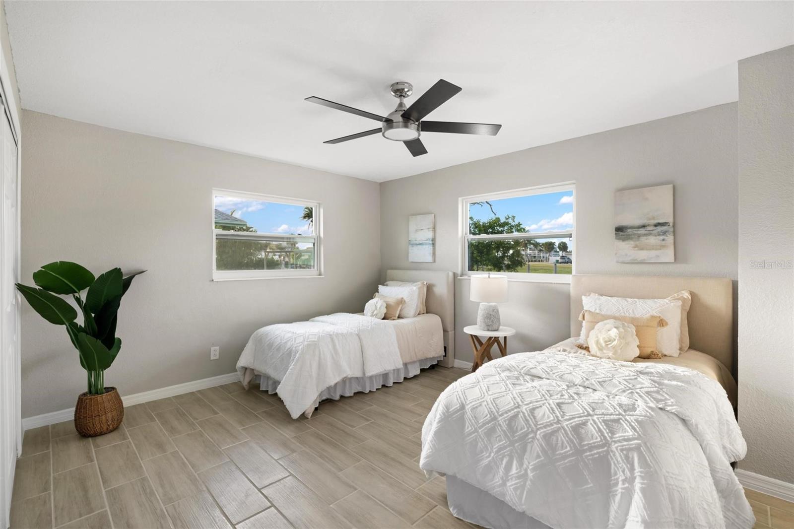 GROVE CITY SHORES - Residential