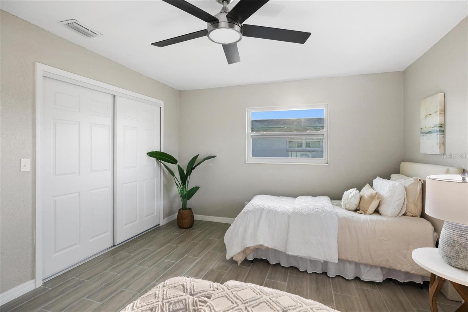 GROVE CITY SHORES - Residential