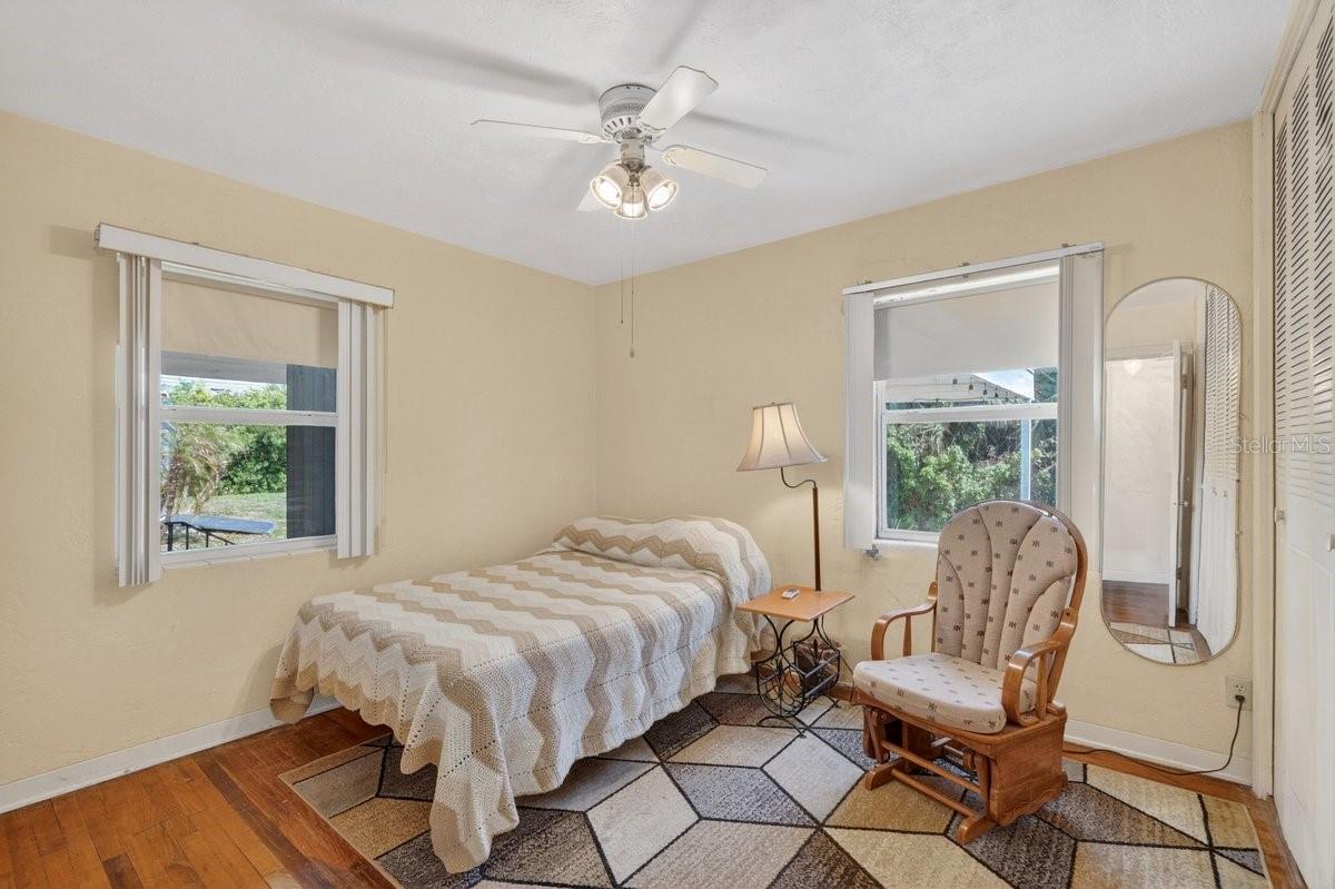 MORRIS C N 21 & 22 15 33 - Residential