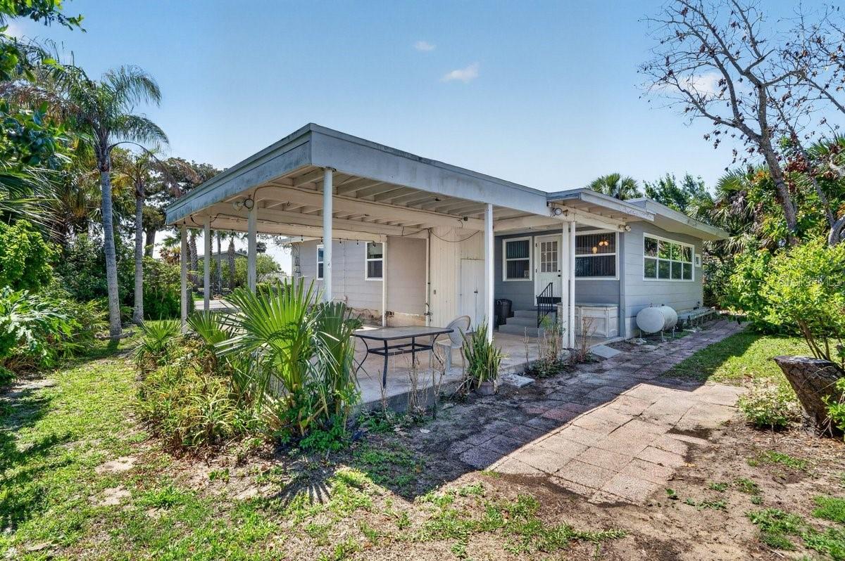 MORRIS C N 21 & 22 15 33 - Residential