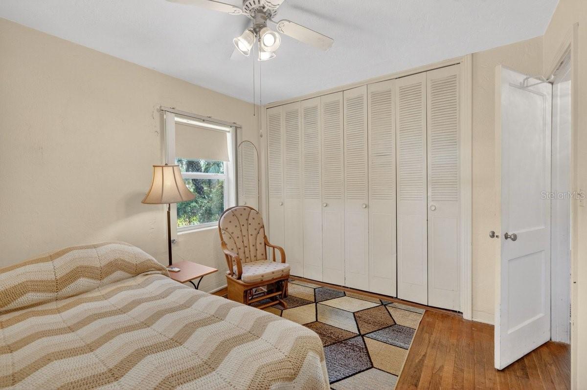 MORRIS C N 21 & 22 15 33 - Residential