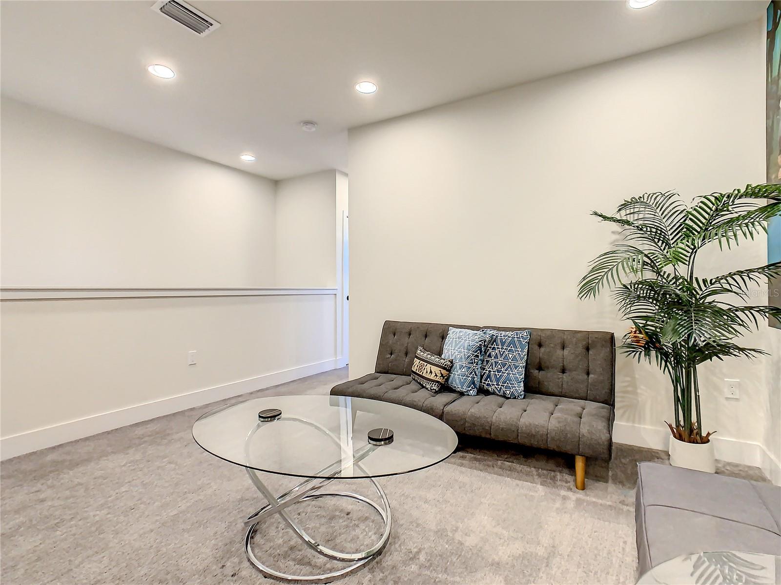 HIDDEN FOREST AT SILVER CREEK - Residential Lease