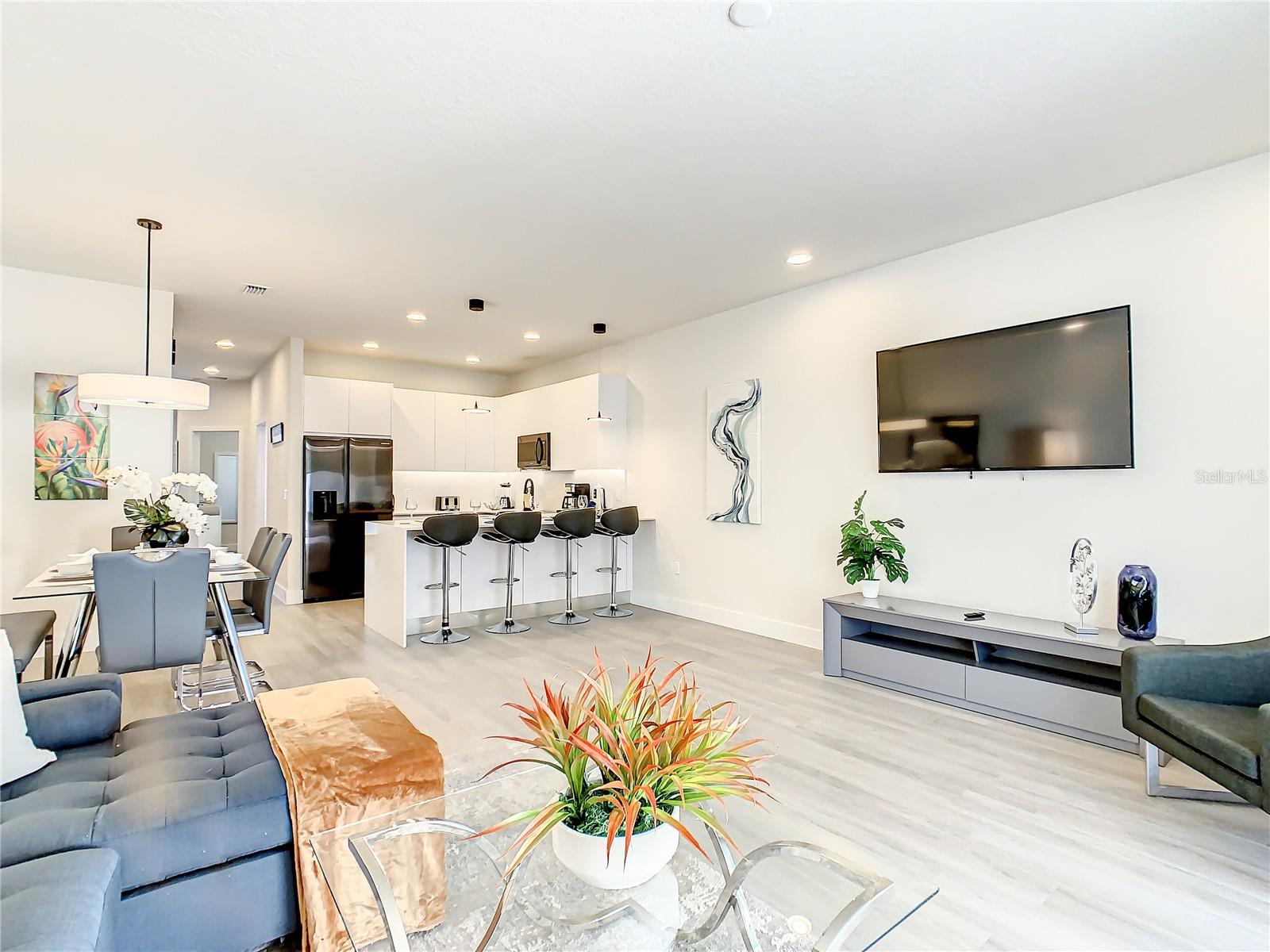 HIDDEN FOREST AT SILVER CREEK - Residential Lease