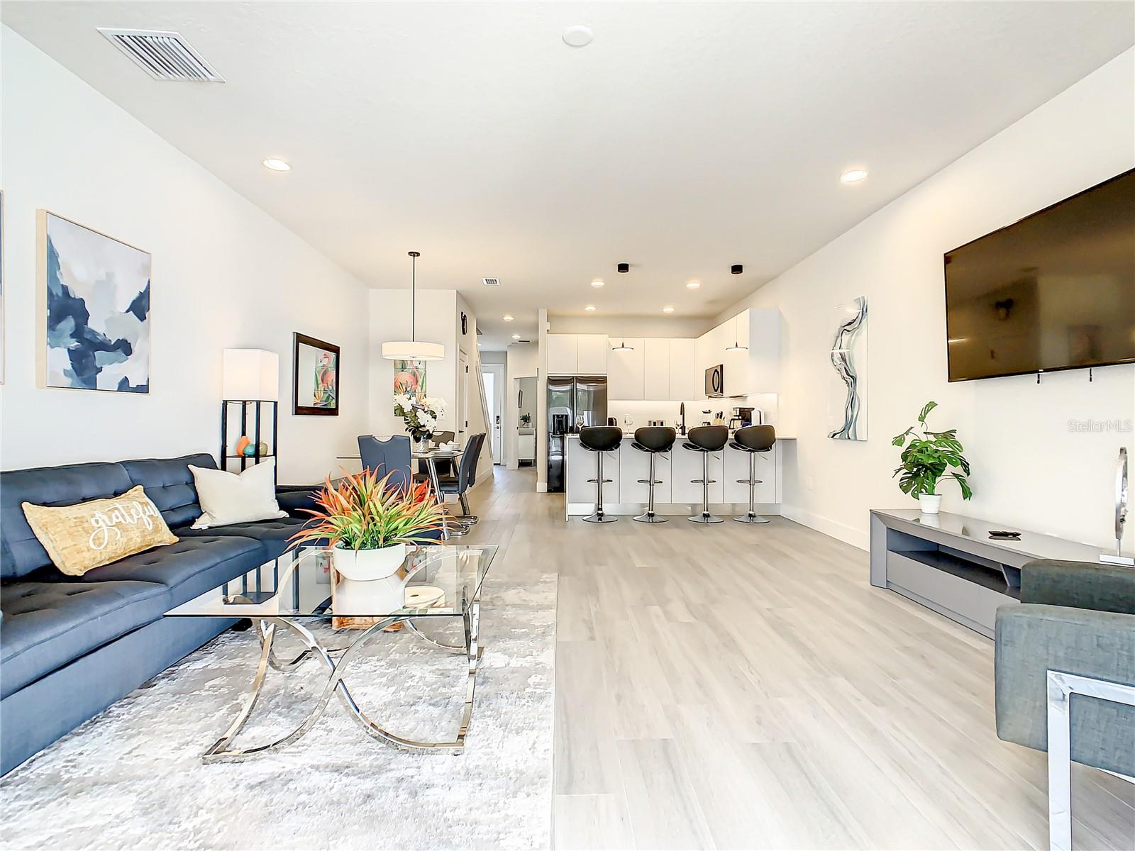 HIDDEN FOREST AT SILVER CREEK - Residential Lease