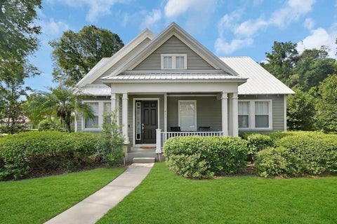Photo of 411 Garden Street, Lake Helen, FL 32744 (MLS # V4949323)