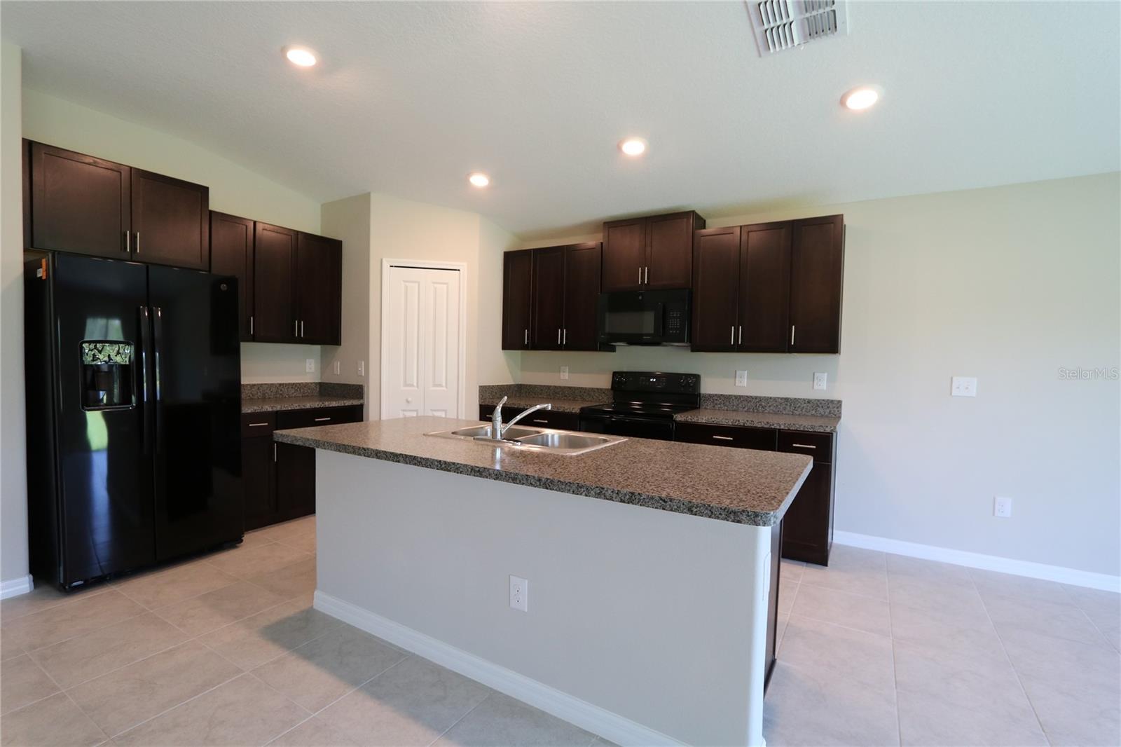 7154 SAMUEL IVY DRIVE