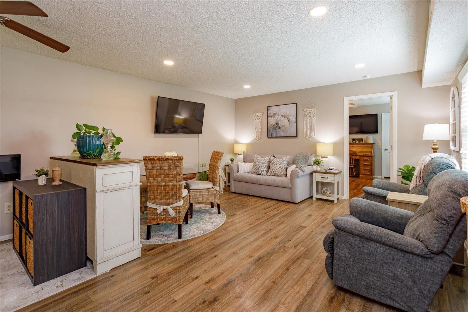 27 WINDTREE LANE 102
