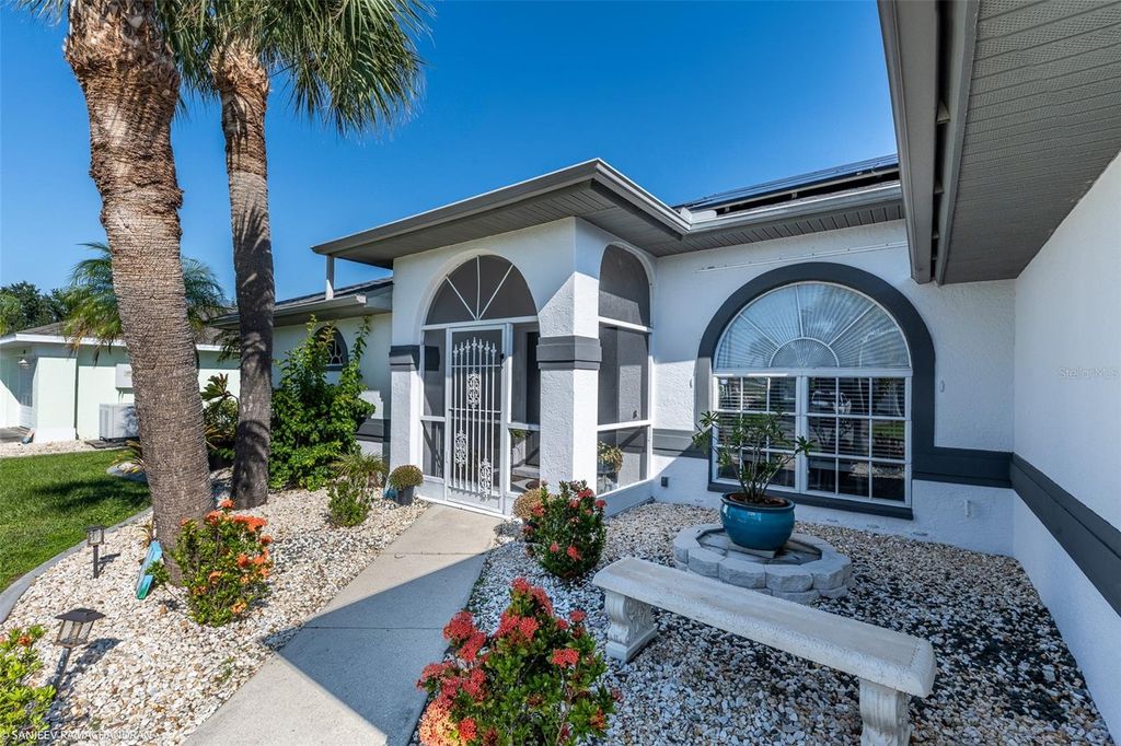 Photo of 538 W Cashew, Punta Gorda, FL 33955 (MLS # C7498330)