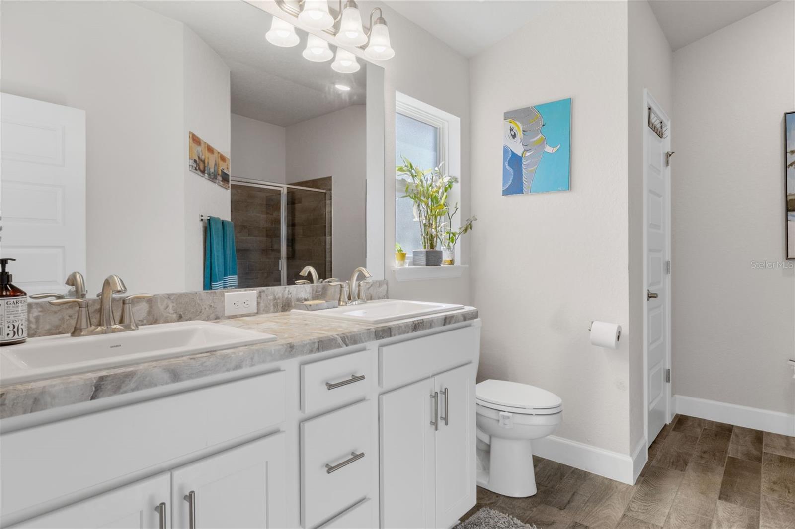 CRYSTAL GLEN - Residential