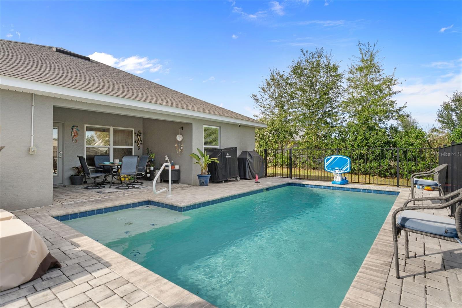 CRYSTAL GLEN - Residential