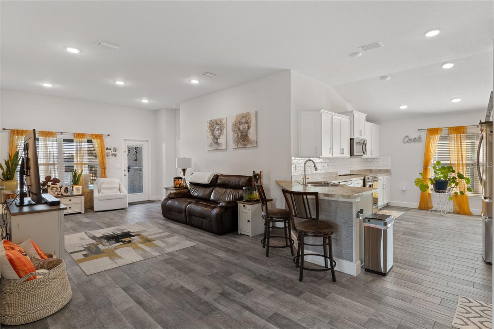 CRYSTAL GLEN - Residential