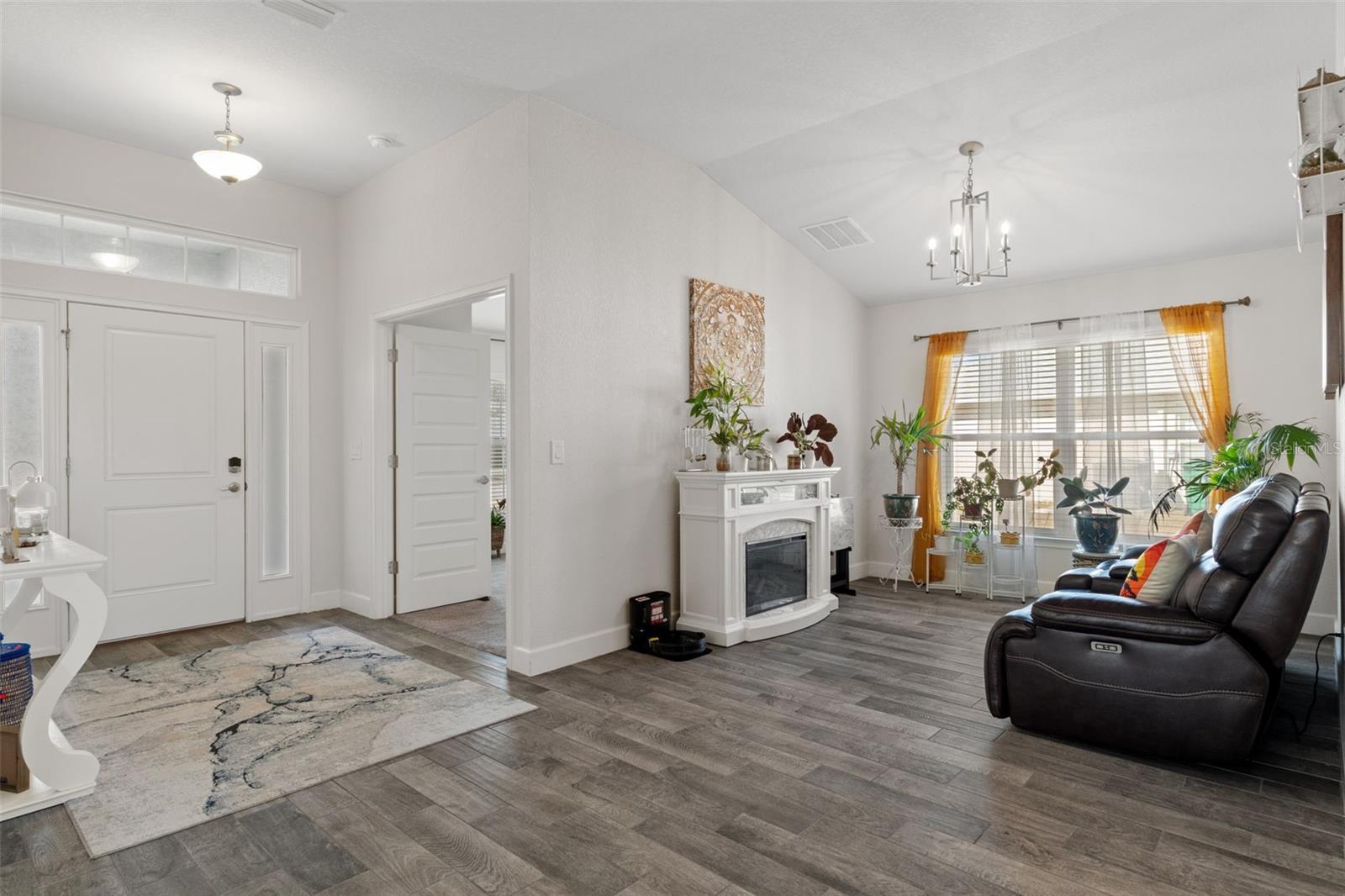 CRYSTAL GLEN - Residential