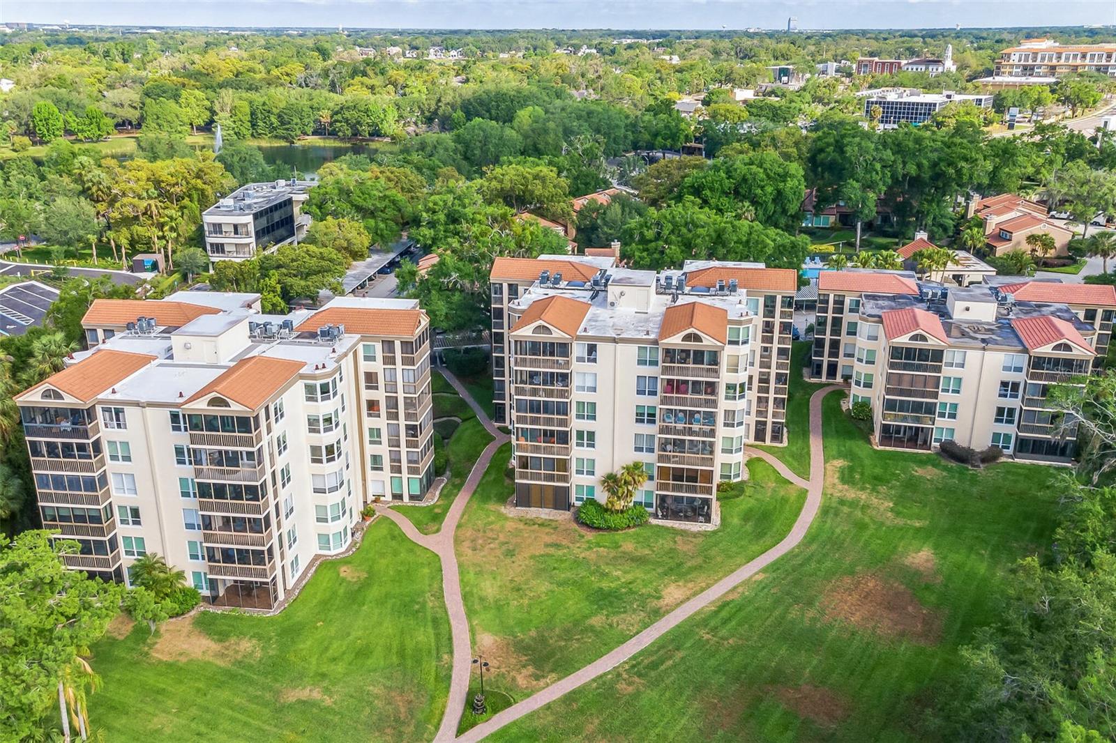 MOORINGS ON LAKE MAITLAND CONDO - Residential