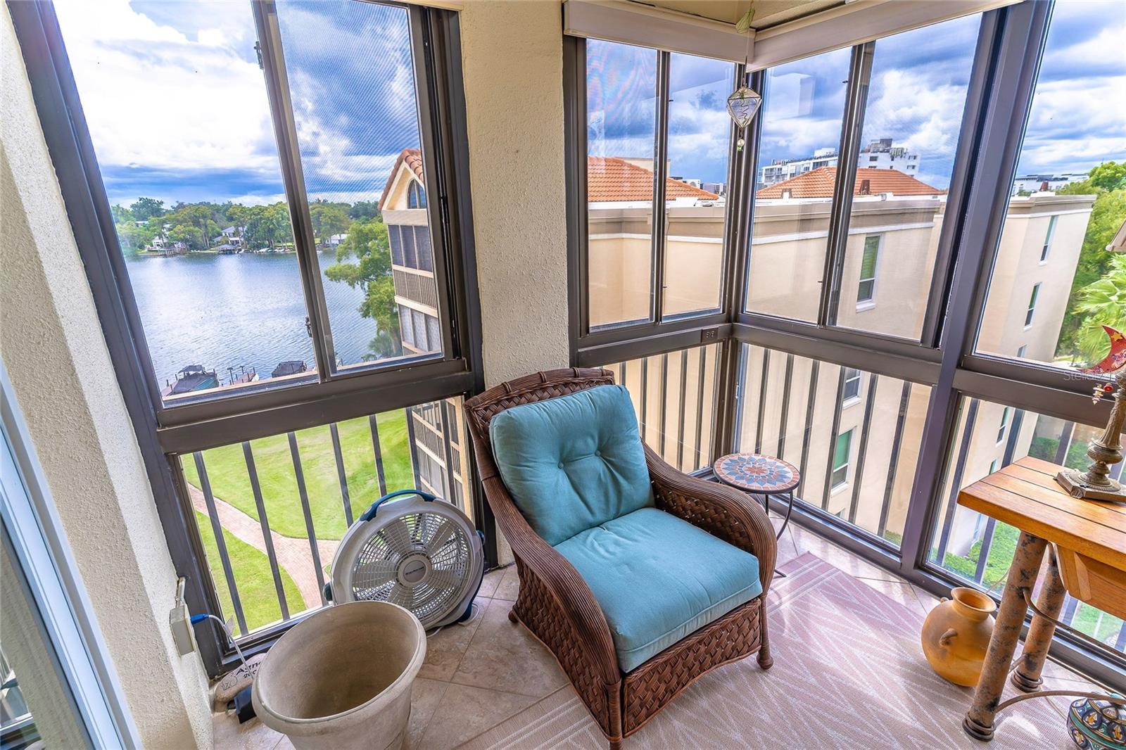 MOORINGS ON LAKE MAITLAND CONDO - Residential