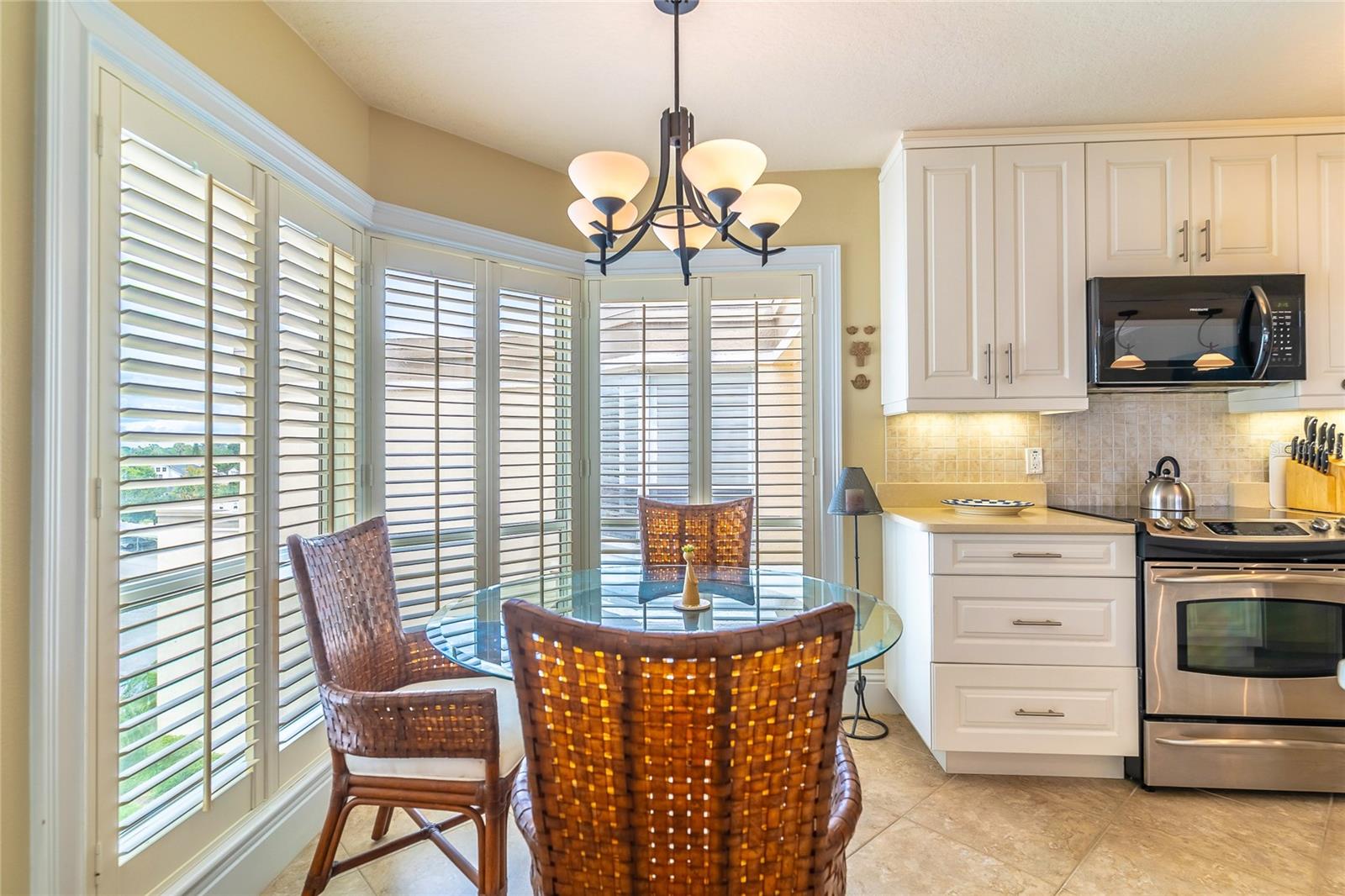 MOORINGS ON LAKE MAITLAND CONDO - Residential