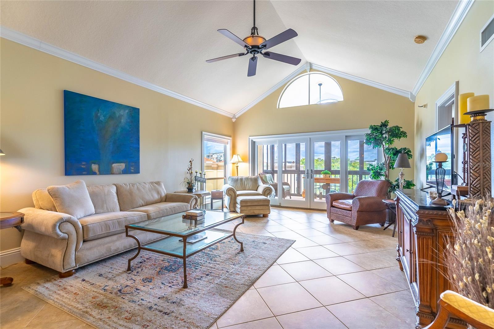 MOORINGS ON LAKE MAITLAND CONDO - Residential