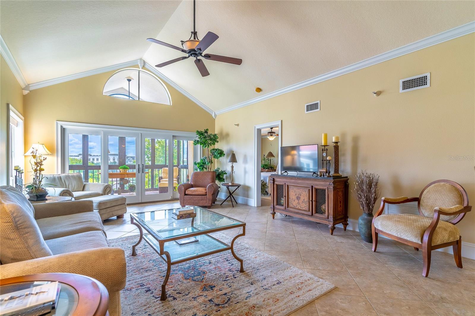 MOORINGS ON LAKE MAITLAND CONDO - Residential