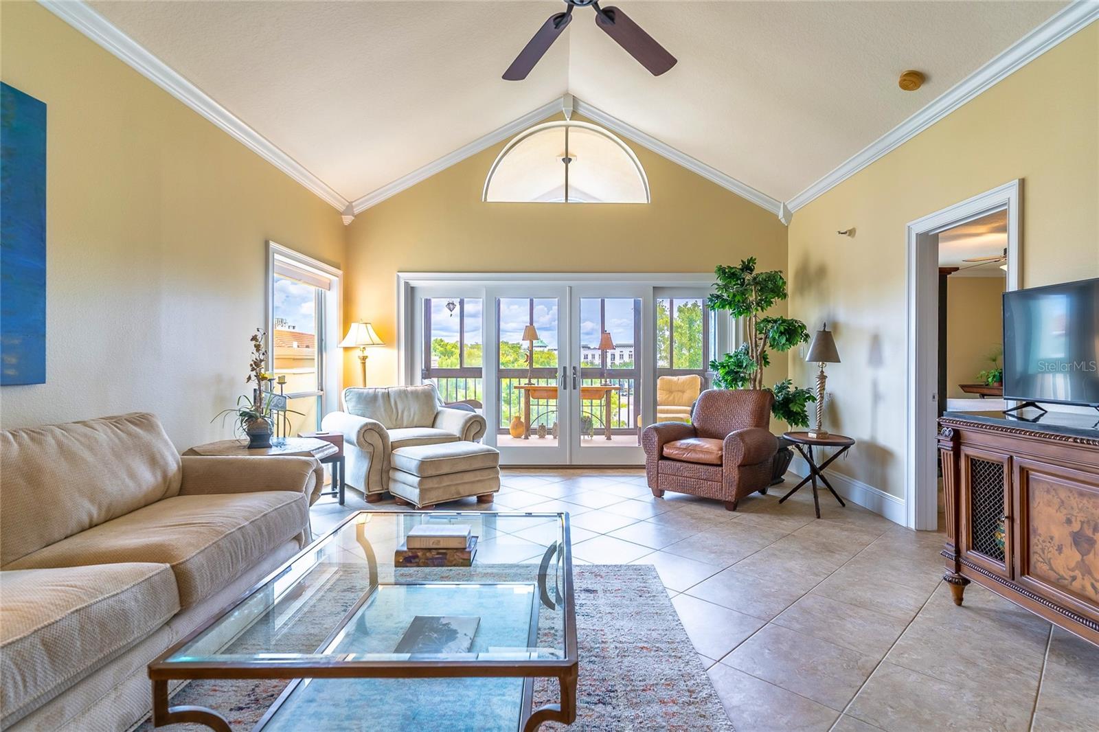 MOORINGS ON LAKE MAITLAND CONDO - Residential