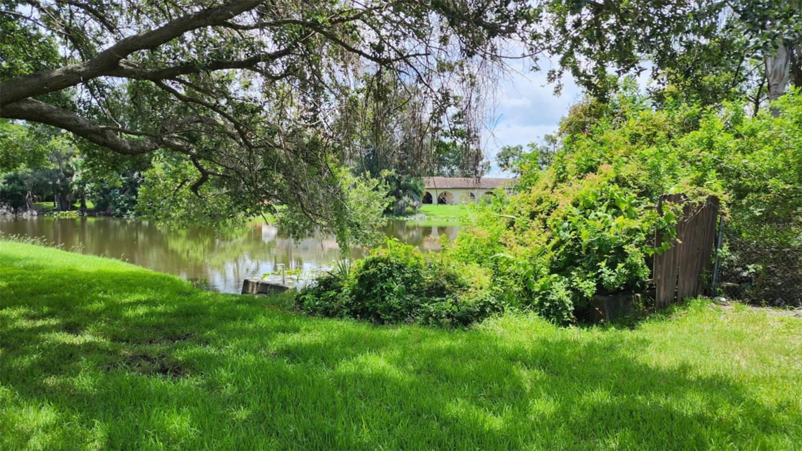 WOODSIDE VILLAGE CONDO - Residential