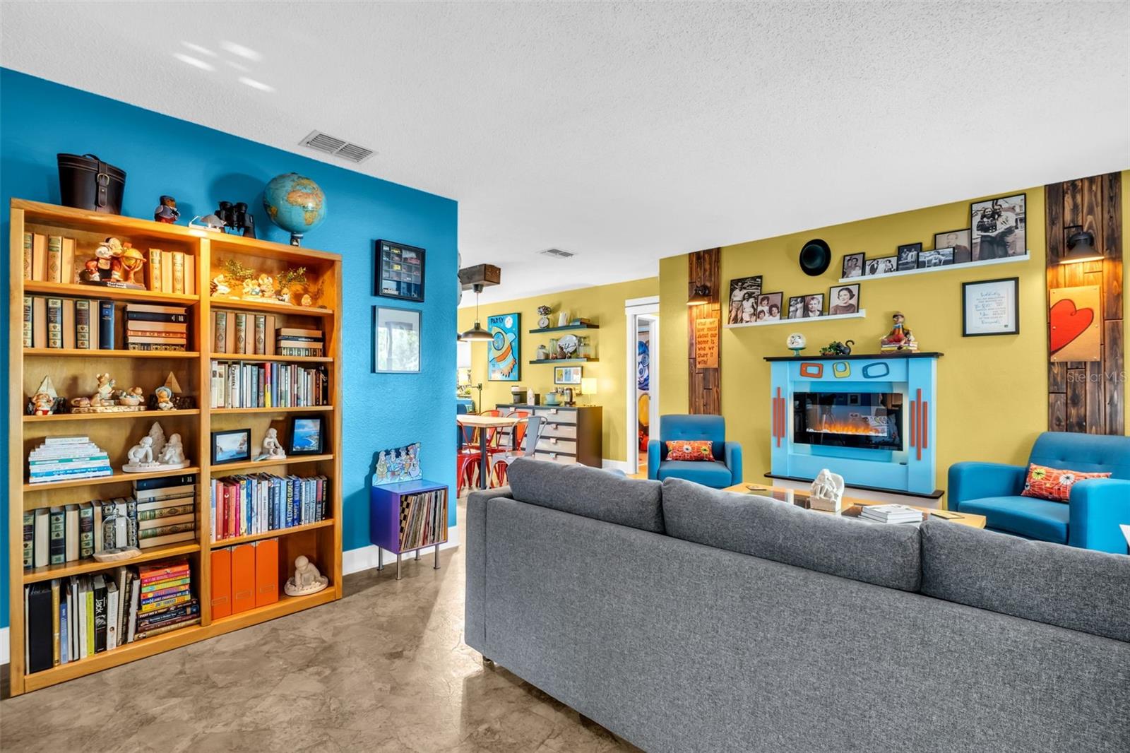 2159 BARCELONA WAY S