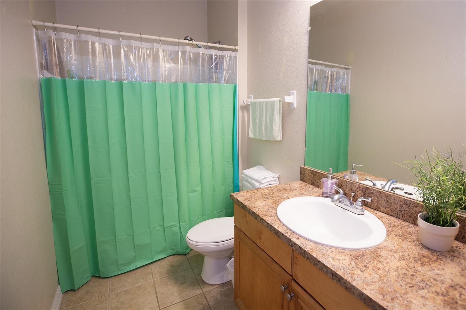 CAMPUS VIEW CONDOS - Residential Lease