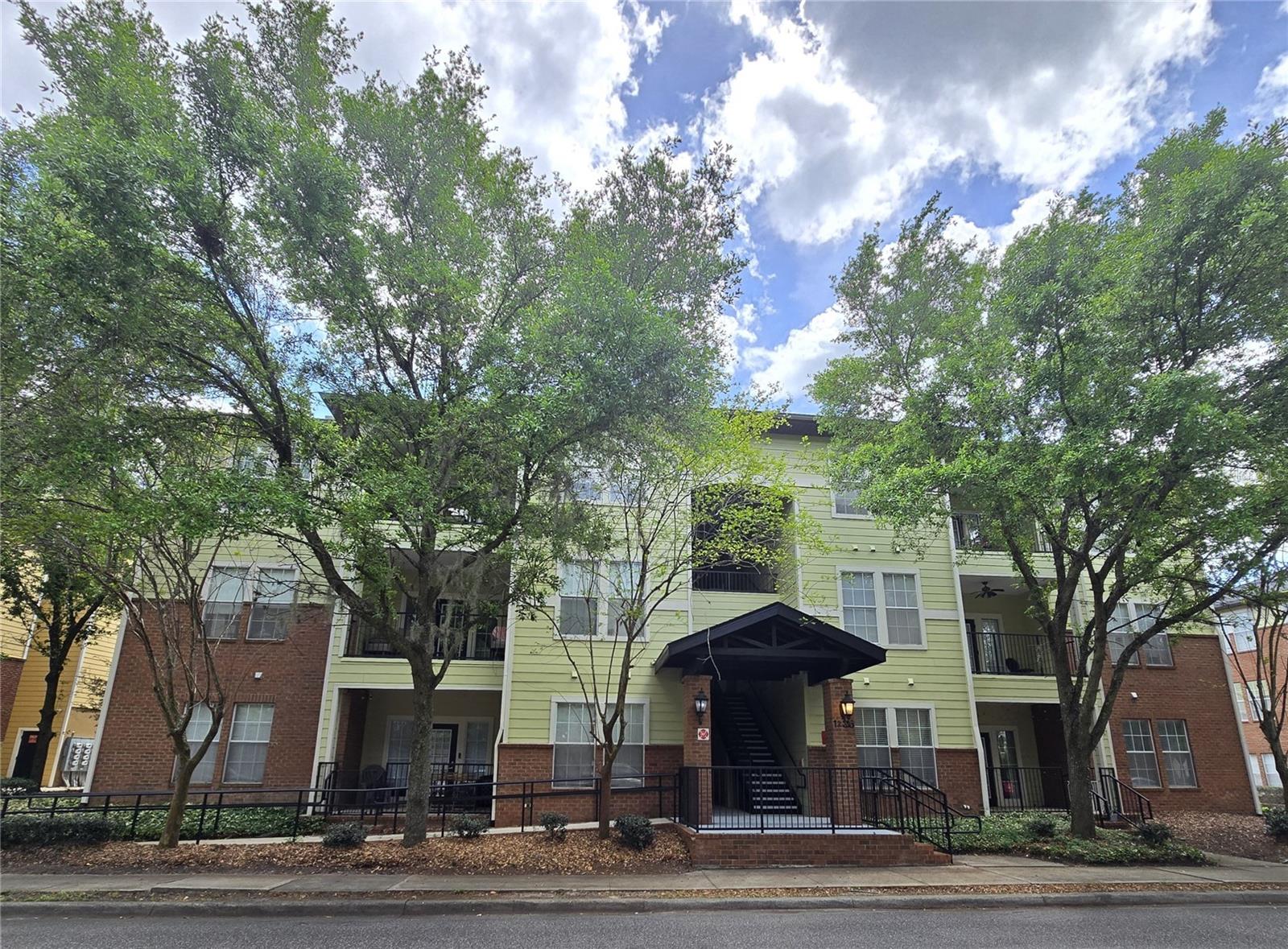 CAMPUS VIEW CONDOS - Residential Lease