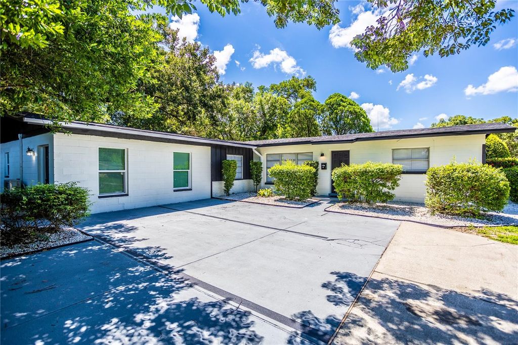 Photo of 1213 Corbett Lane, Orlando, FL 32806 (MLS # O6378970)