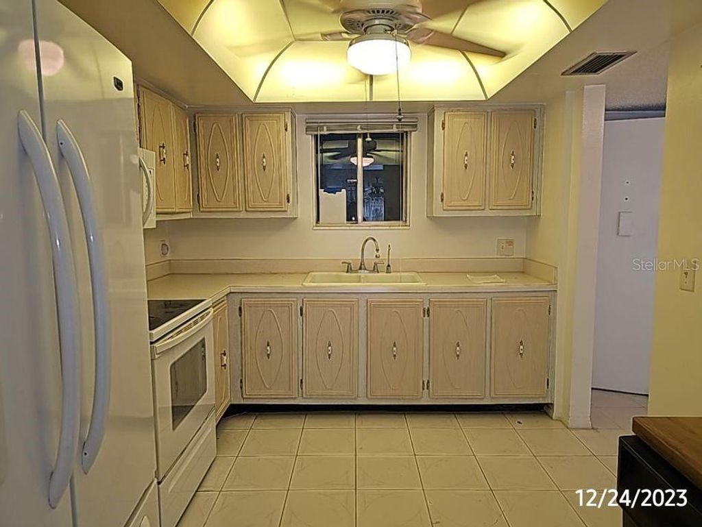 Photo of 801 83rd Avenue N #120, St Petersburg, FL 33702 (MLS # U8225021)