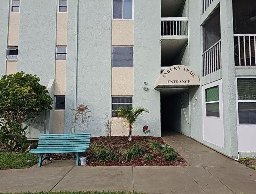 Photo of 801 83rd Avenue N #120, St Petersburg, FL 33702 (MLS # U8225021)