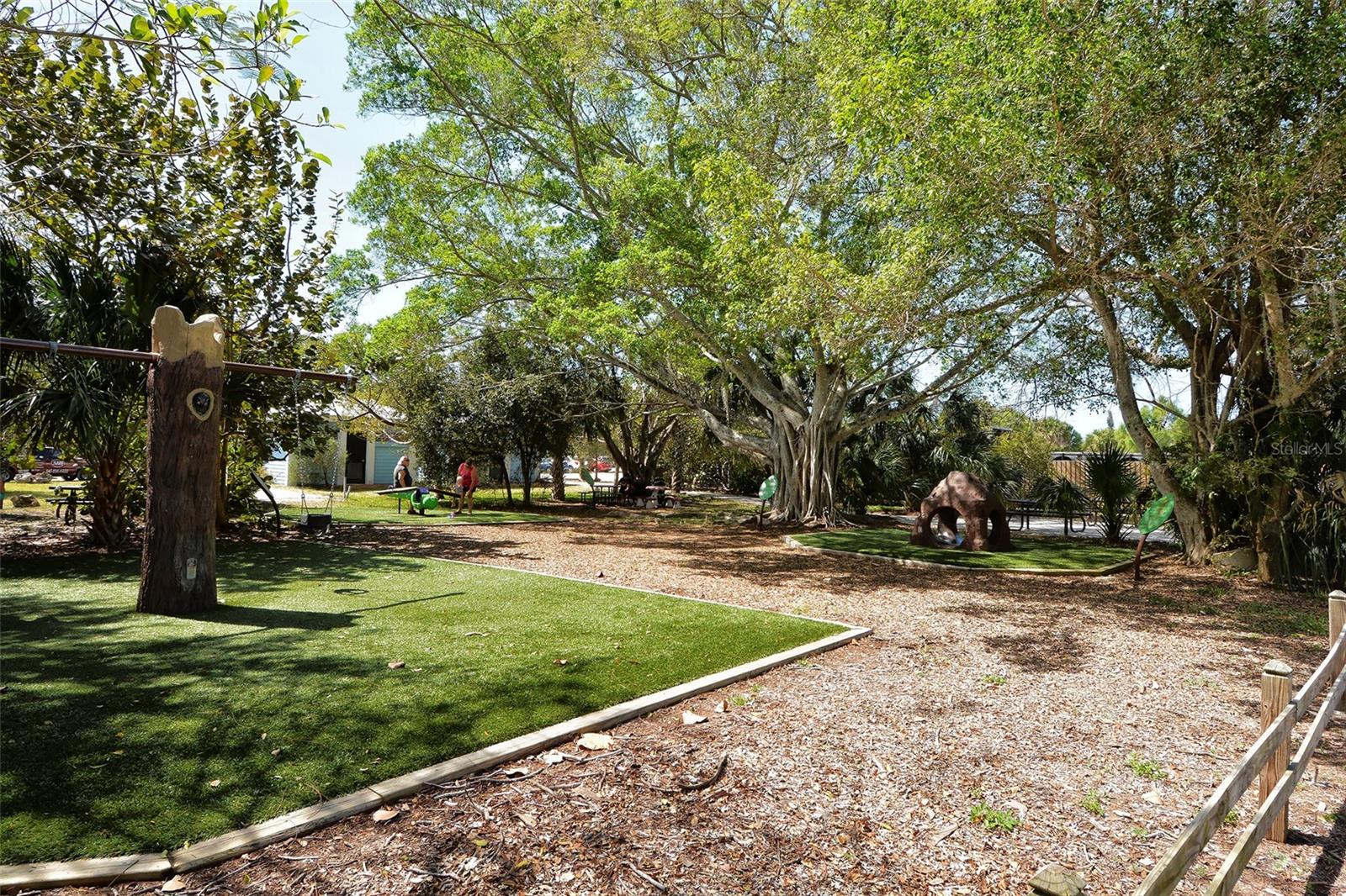 HAWTHORN PARK PH I - Residential