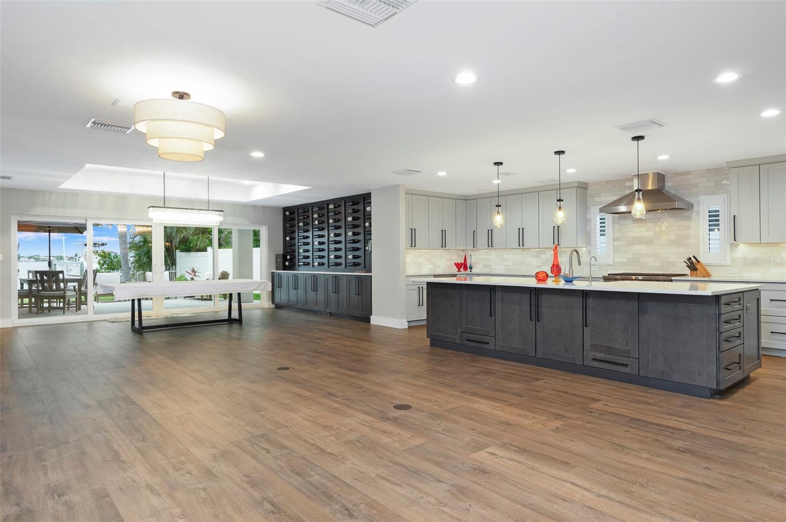 303 BATH CLUB BOULEVARD N
